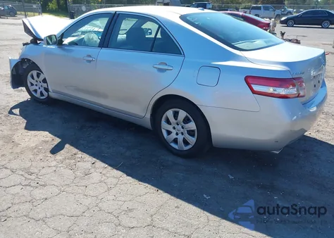 2010 Toyota Camry Le V6 z USA, uszkodzony, nr VIN JTNBK3EK5A3046482